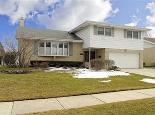 861 S Hillcrest Ave, Elmhurst, IL 60126