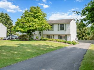 240 Pintail Rd, Gibsonia, PA 15044