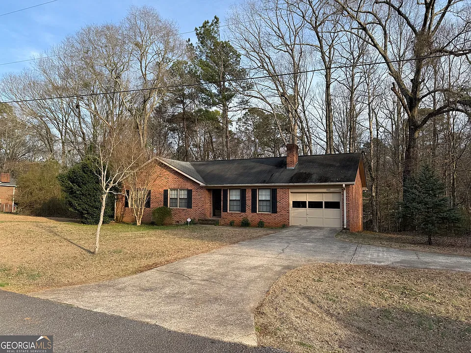 1030 Cherokee Cir