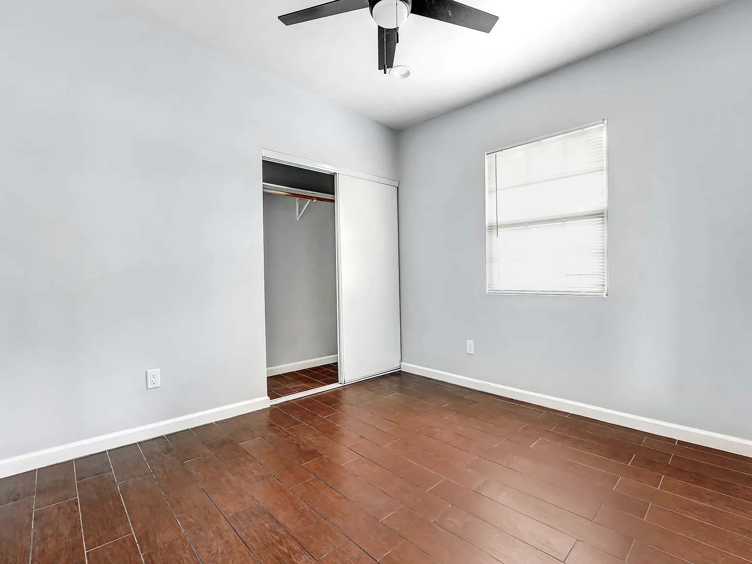 2 bed, 800 sqft, $2,000 — Photo 3