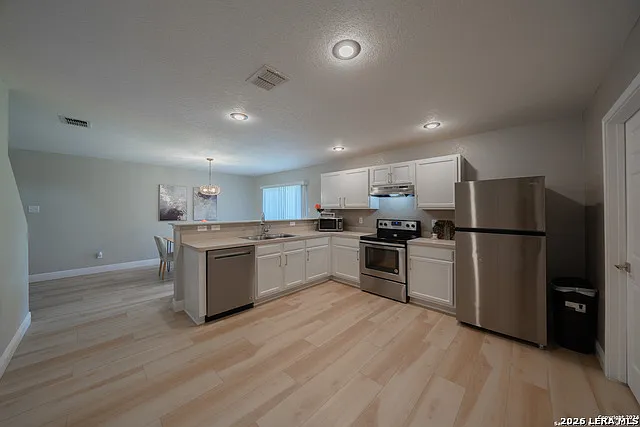 3 bed, 2.5 bath, 1794 sqft, $2,150 — Photo 3
