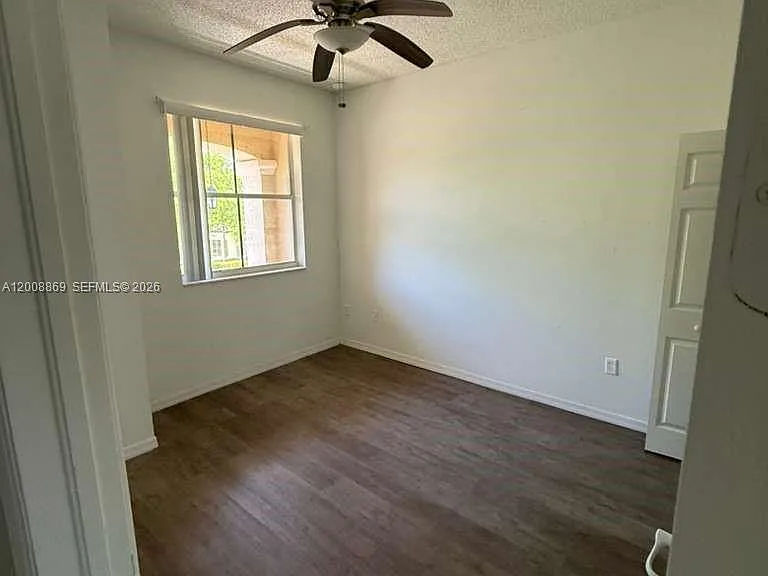 2311 NE 42nd Cir #1 — Photo 10