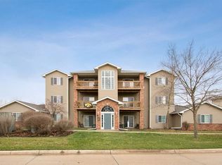 2742 Triple Crown Ln UNIT 5, Iowa City, IA