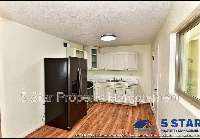 10324 Newport Dr — Photo 13