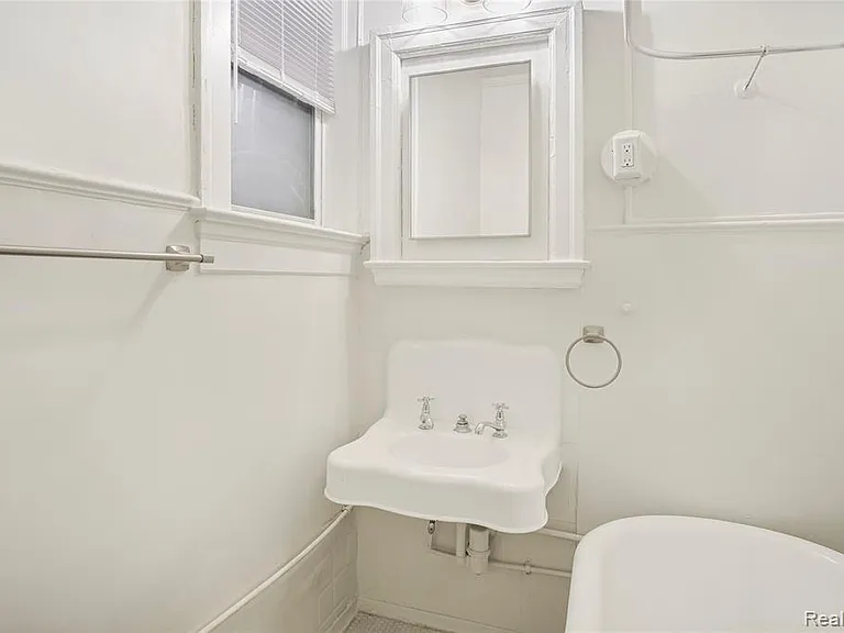 66 Adelaide St #43 — Photo 12