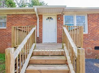 105 Foster Cir APT 12, Greer, SC 29651