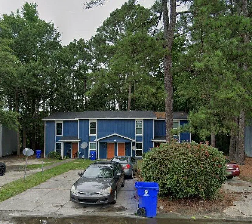 2 bed, 1.5 bath, 1024 sqft, $1,200 — Photo 1