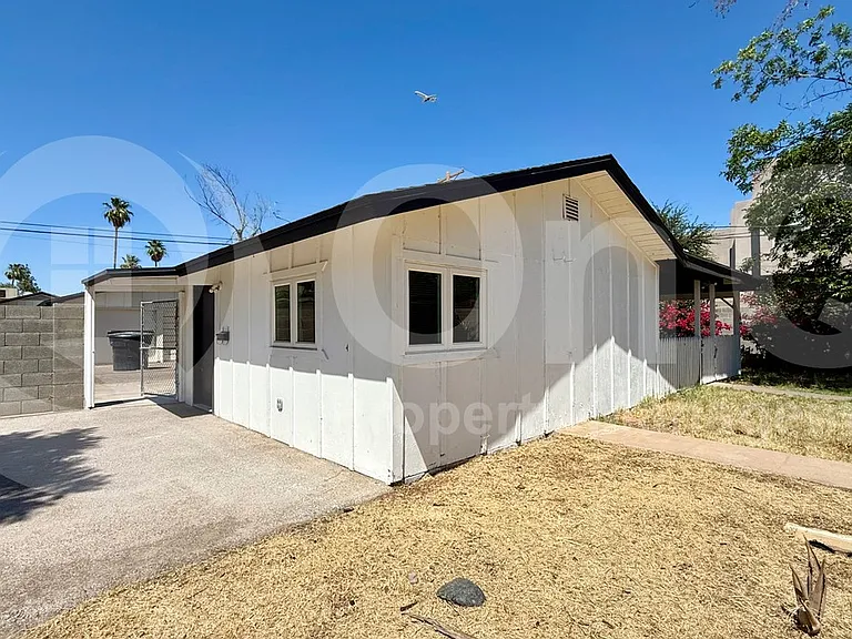 1228 W 5th St #2 — Photo 8