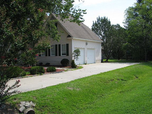 2nd image of 461 Stillwater Dr