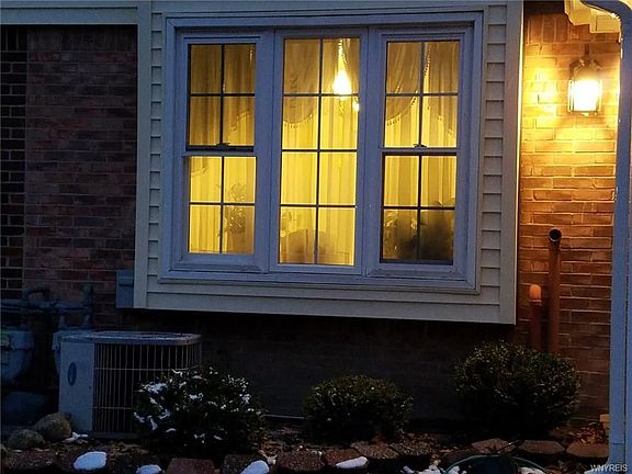 5th image of 202 Stepping Stone Ln