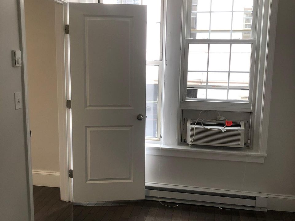2nd image of 15 Clearway St #6A