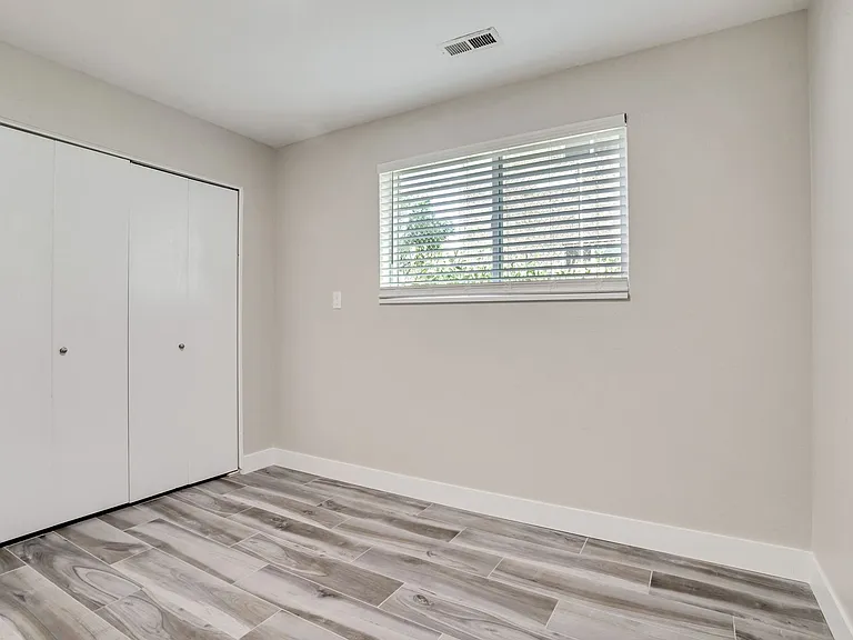 4371 / 4365 S Fairbourne Ave — Photo 21