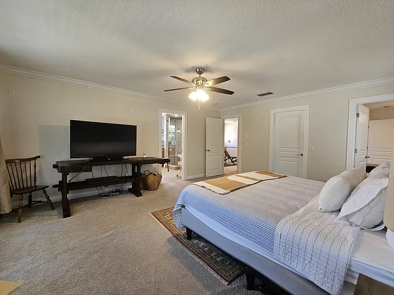 7402 S De Soto St — Photo 24