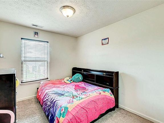 3rd image of 4062 Lassen Ln