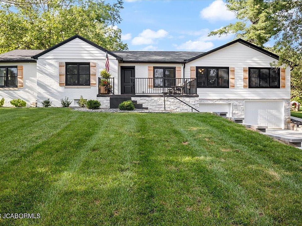 1st image of 3128 Country Club Dr