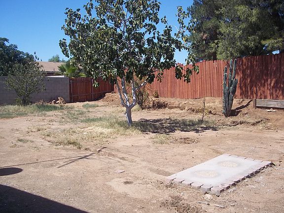3rd image of 23640 Bay Ave