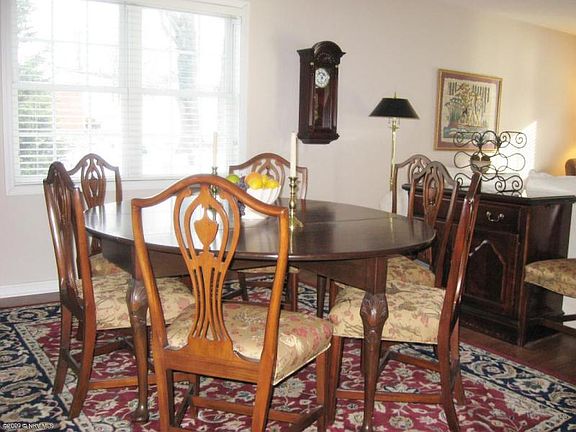 4th image of 1415 Highland Cir