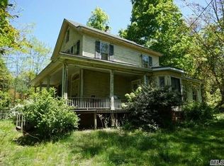 352 Main St, Setauket, NY 11733