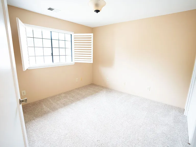 1550 Chabot Ct — Photo 38