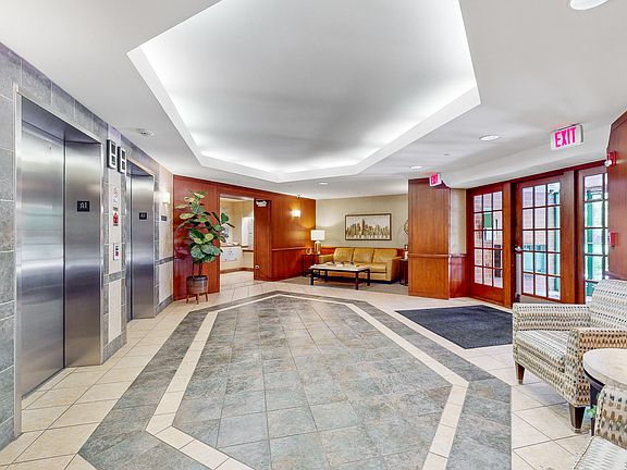 4th image of 875 E 22nd St APT 126