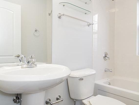 3rd image of 7722 N Ashland Ave #7724ONEF