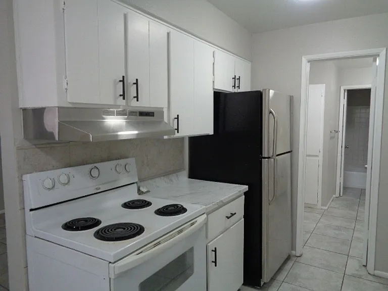 2604 W Pierson St — Photo 3