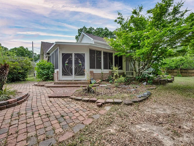 6740 Scotts Pl — Photo 37