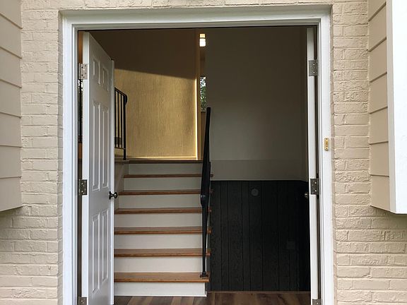 5th image of 1121 Conifer Ln