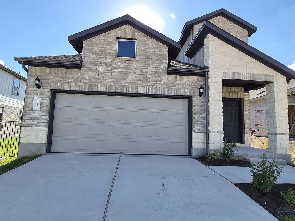 224 Groveland Dr