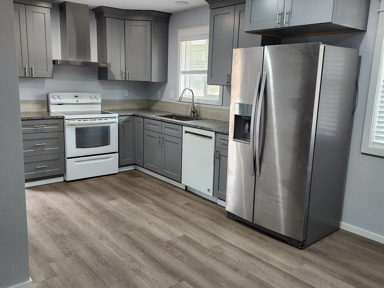 2 bed, 740 sqft, $1,875 — Photo 2