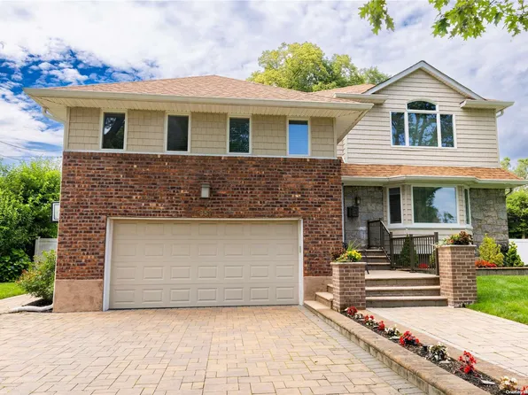 853 Pepperidge Road, Westbury, NY 11590