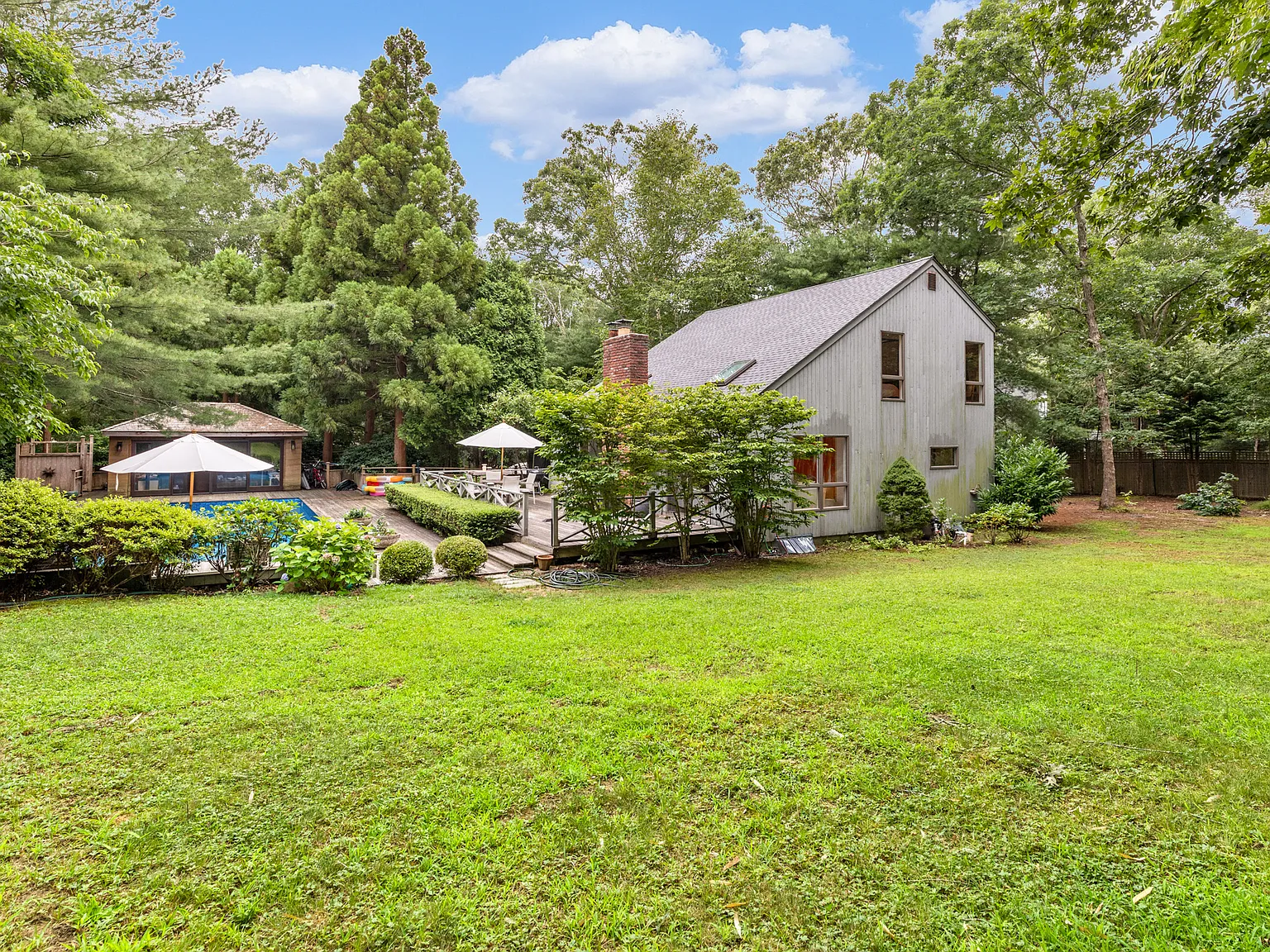 Private 3 Bedroom NW East Hampton Rental July-LD — Photo 2