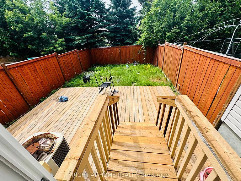 1069 Marconi Ave — Photo 24