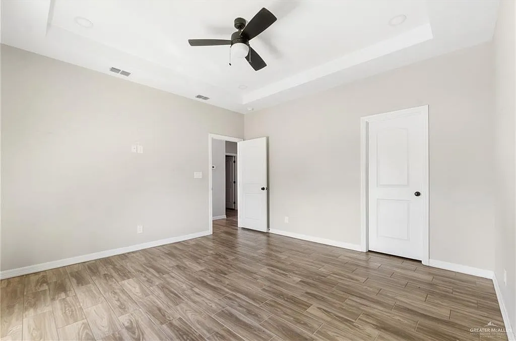 3 bed, 2.0 bath, 1202 sqft, $1,300 — Photo 4
