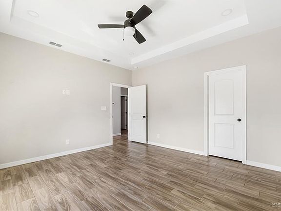 4th image of 437 W 5th St