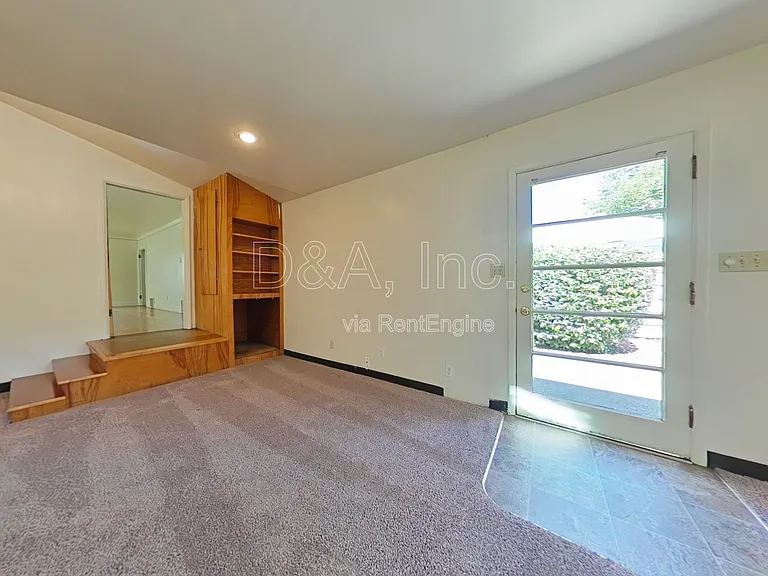 337 NW 23rd St — Photo 8