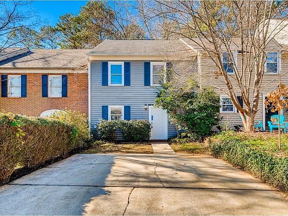 3rd image of 1408A Old Virginia Ct SE