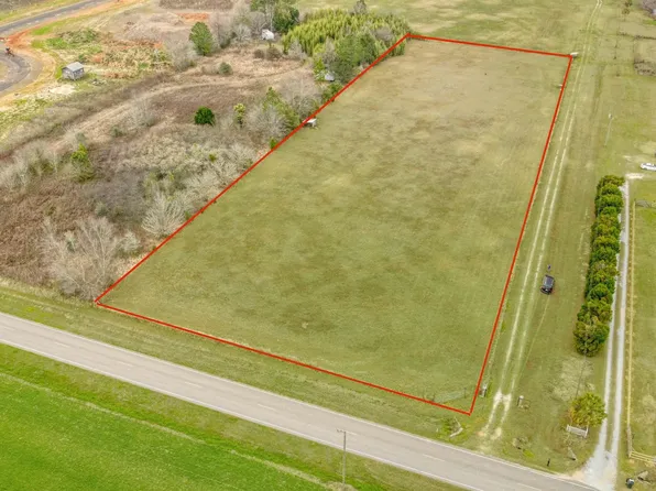 28467 Gardner Rd, Elberta, AL 36530
