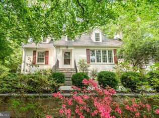 3855 30th St N, Arlington, VA 22207