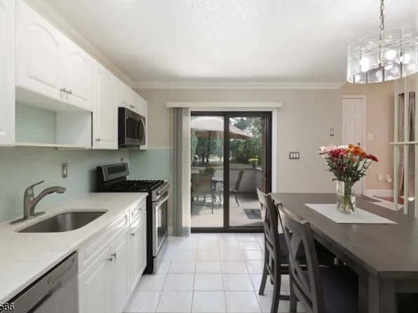 23 Sherborne St, Franklin Twp., NJ 08873