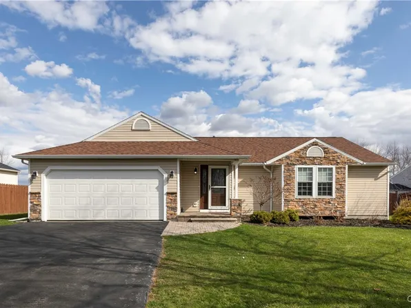 8683 Honeycomb Path, Cicero, NY 13039