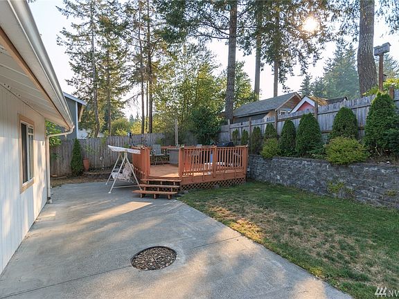 4th image of 230 NE Santa Maria Ln