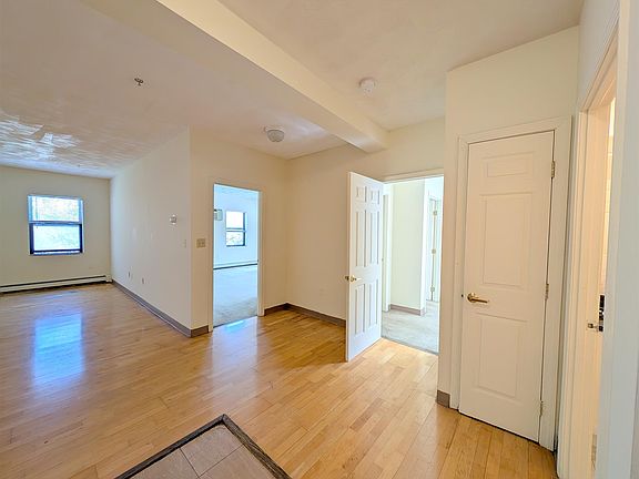 5th image of 375 Highland Ave #2