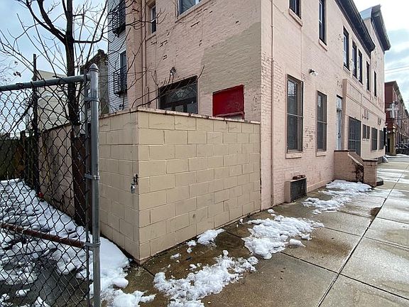 4th image of 1419 Reed St
