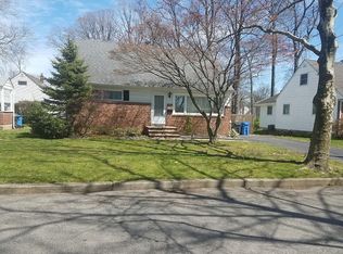 8 Kelly St, Metuchen, NJ 08840