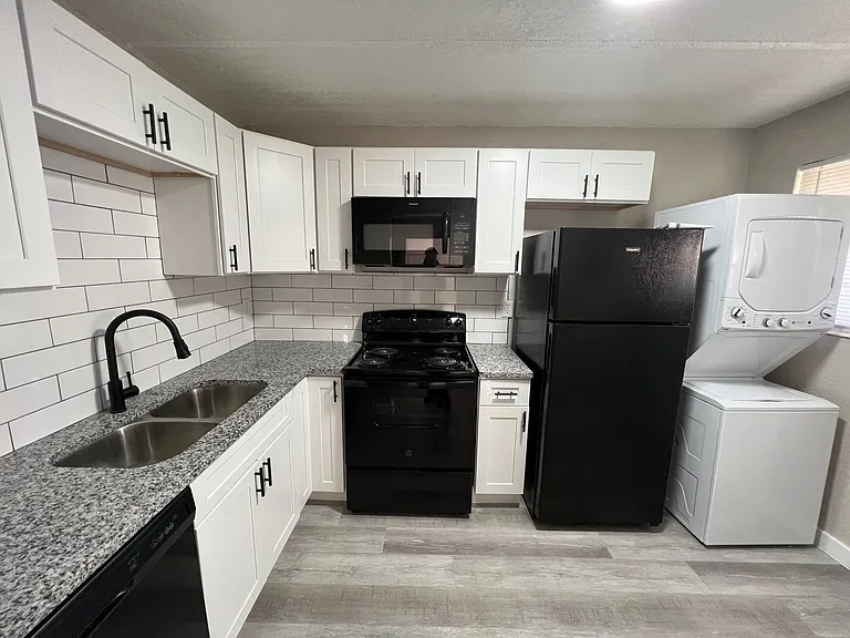 Riverbank Apartments — Photo 9