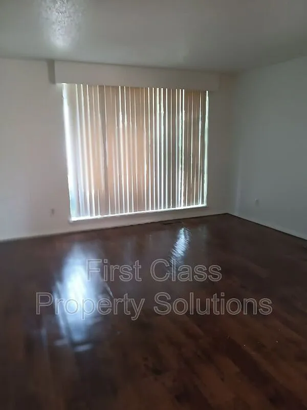 2 bed, 1.0 bath, 1000 sqft, $825 — Photo 3