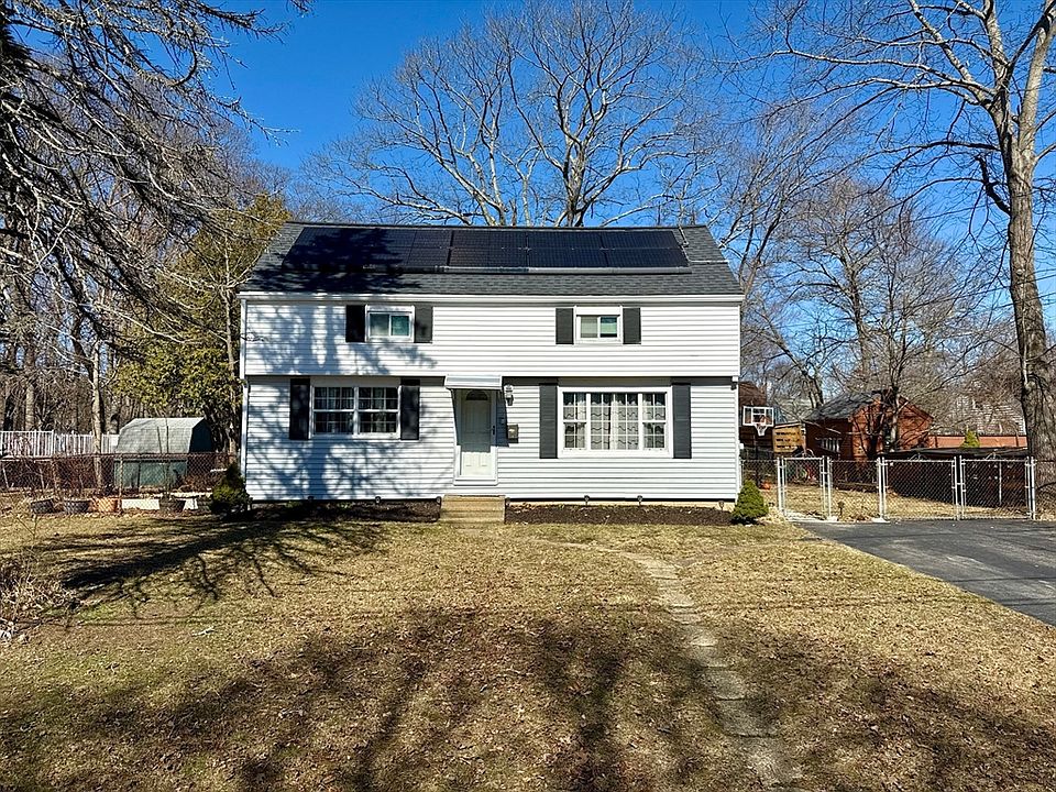 1st image of 12 Carron Ln