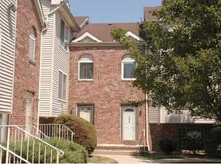305 Holly Dr, Perth Amboy, NJ 08861