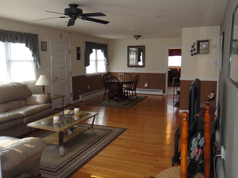 living/dining room